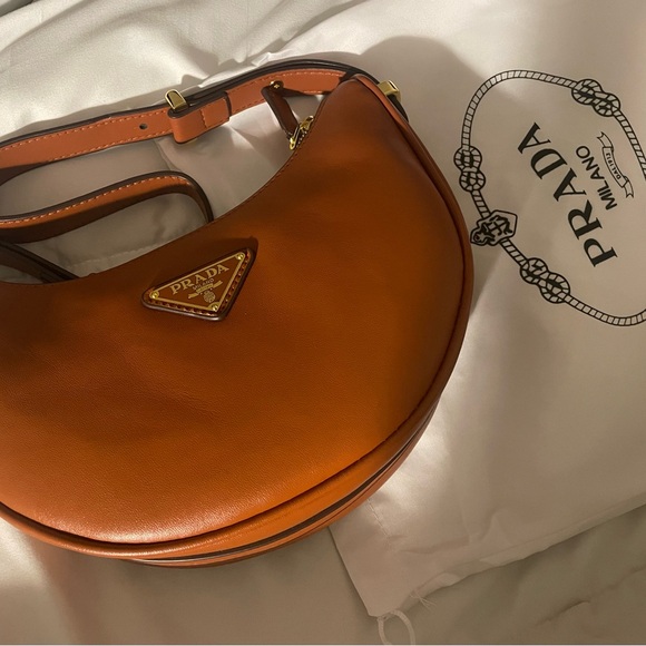 Prada Arqué small Brown Cognac leather shoulder bag. - Picture 1 of 7